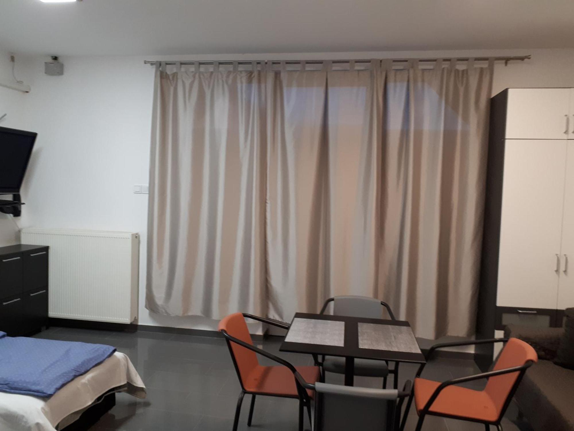 Kertvarosi Apartman Tiszaújváros Exterior foto