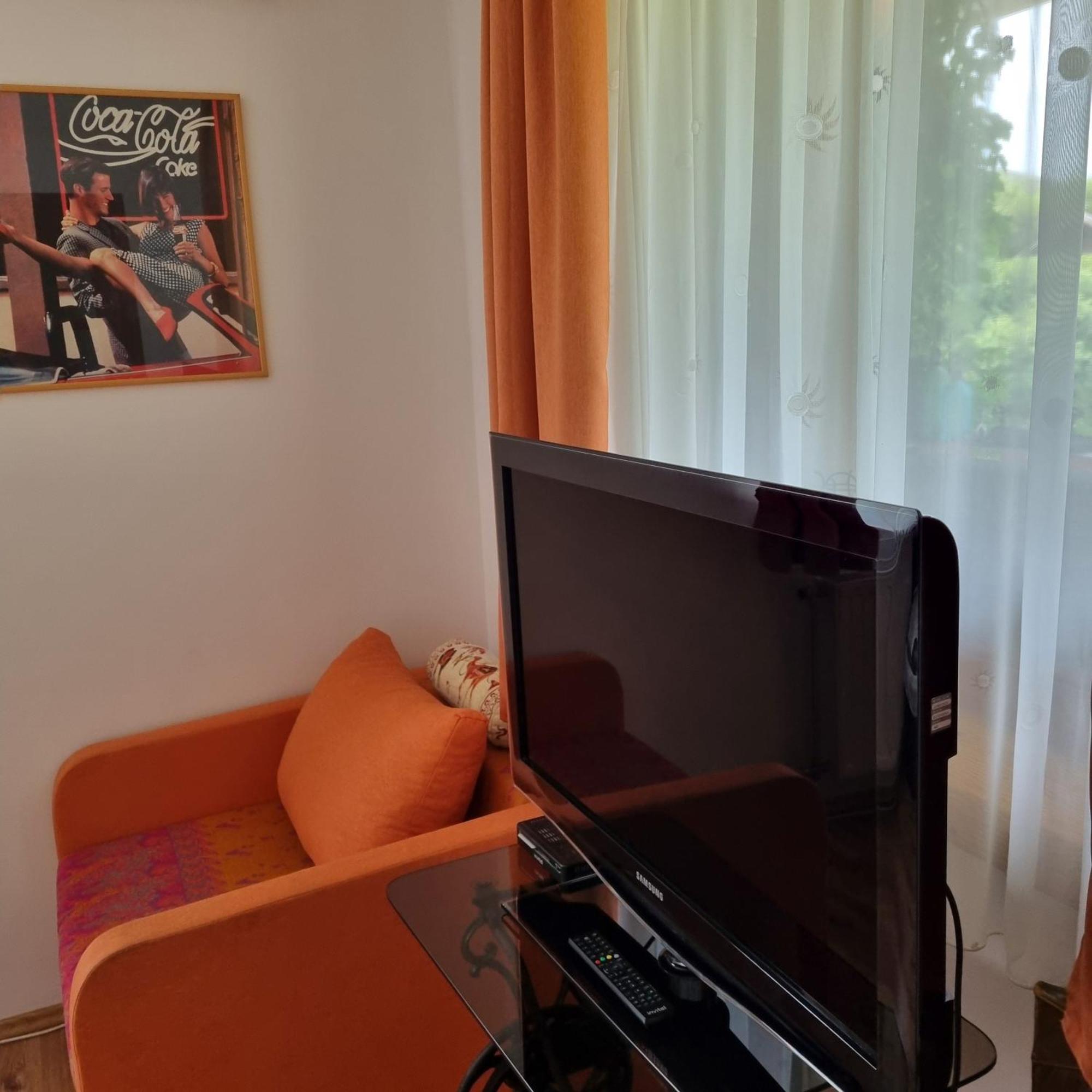 Kertvarosi Apartman Tiszaújváros Exterior foto
