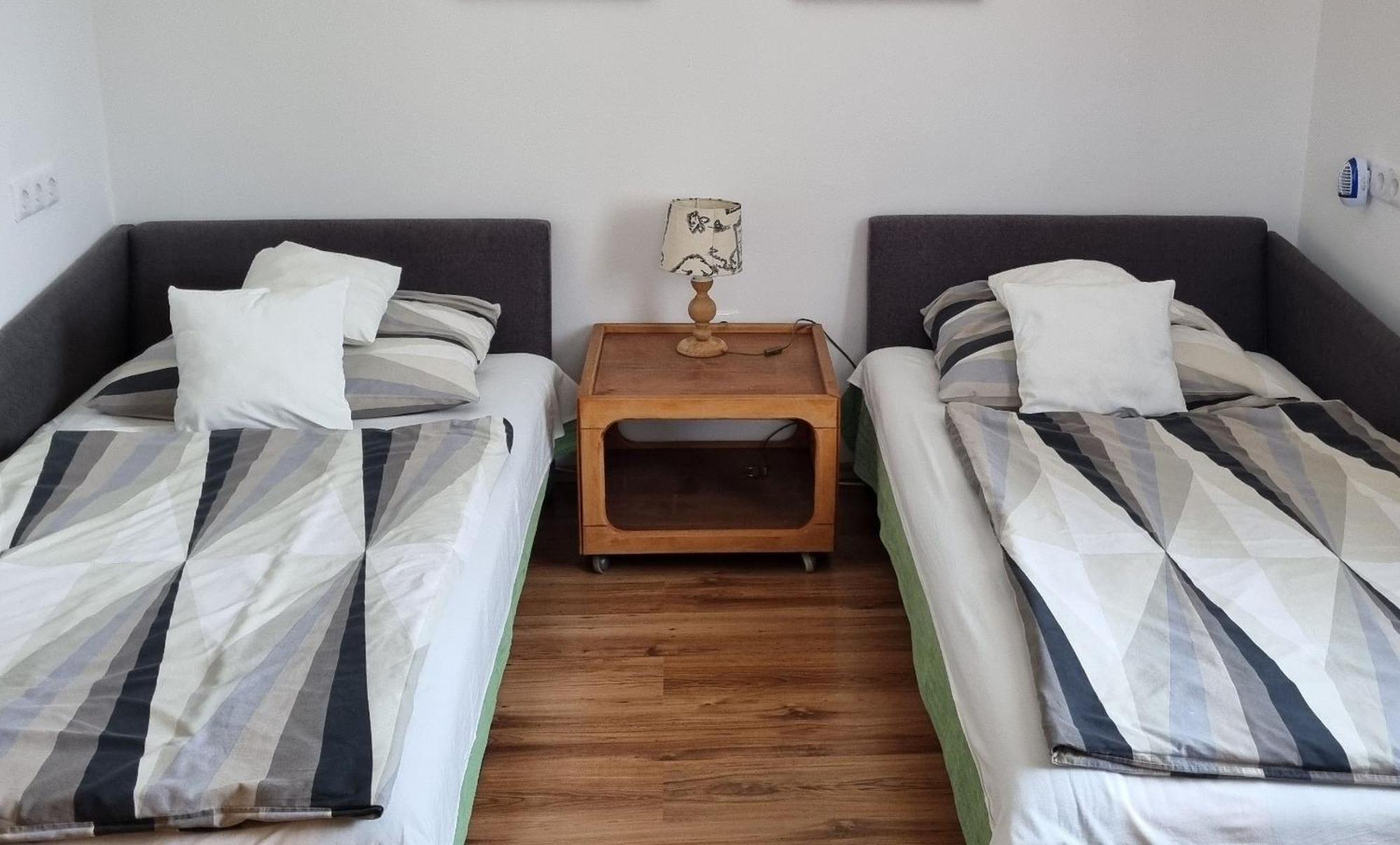 Kertvarosi Apartman Tiszaújváros Exterior foto