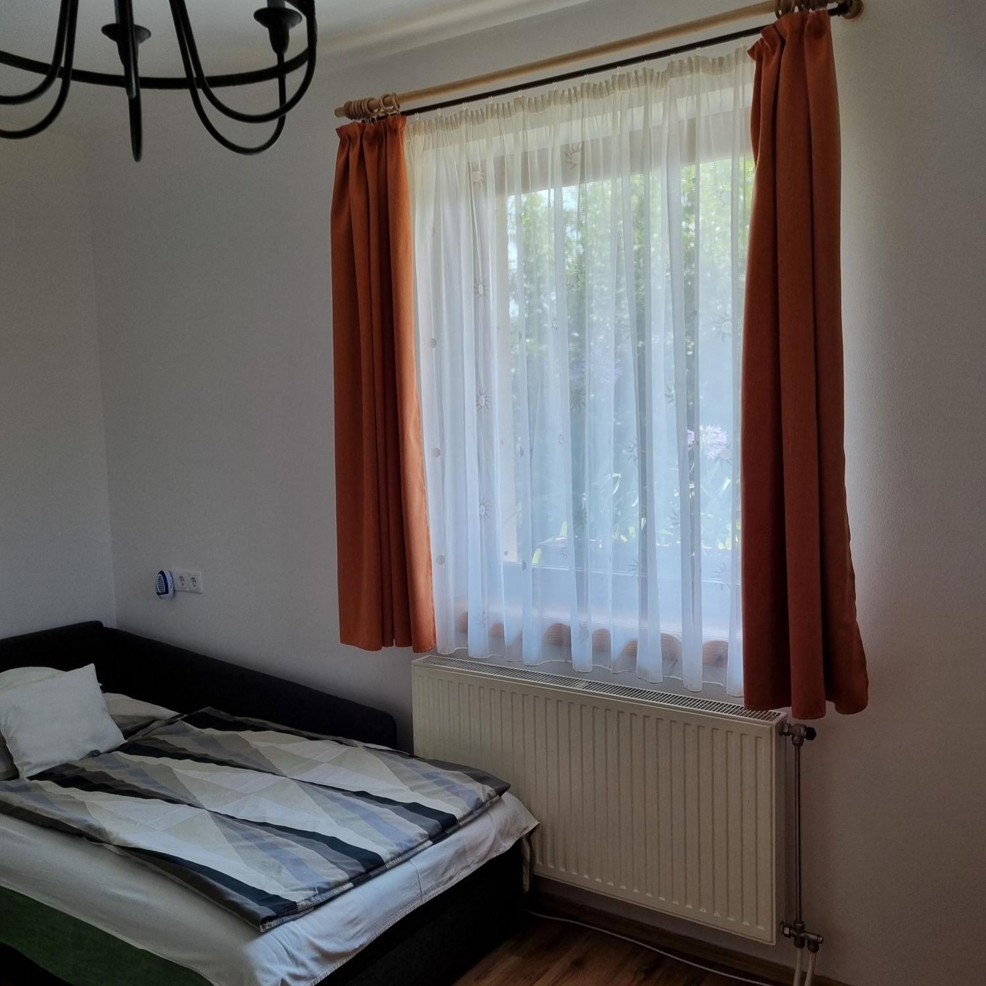 Kertvarosi Apartman Tiszaújváros Exterior foto