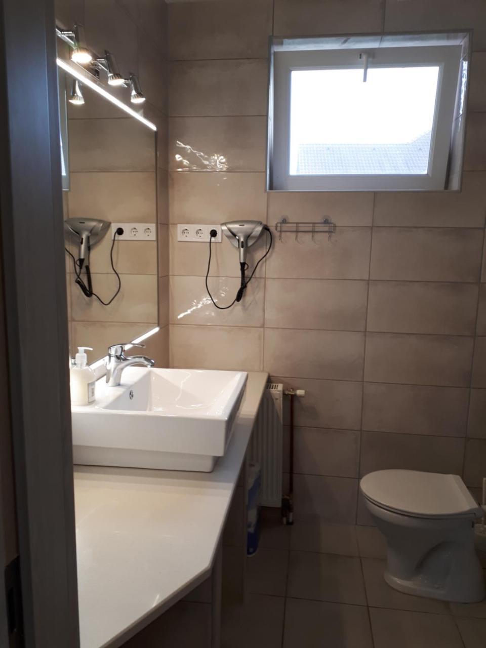 Kertvarosi Apartman Tiszaújváros Exterior foto