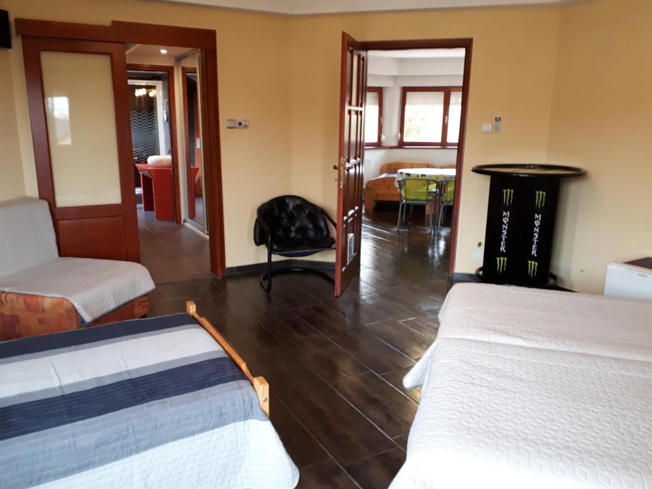 Kertvarosi Apartman Tiszaújváros Exterior foto