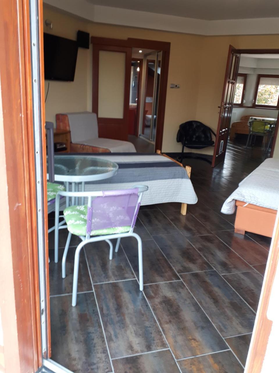 Kertvarosi Apartman Tiszaújváros Exterior foto