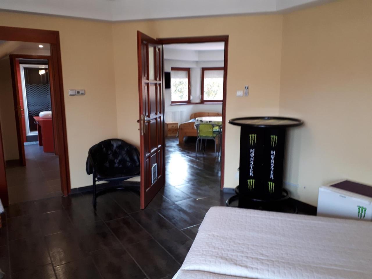 Kertvarosi Apartman Tiszaújváros Exterior foto