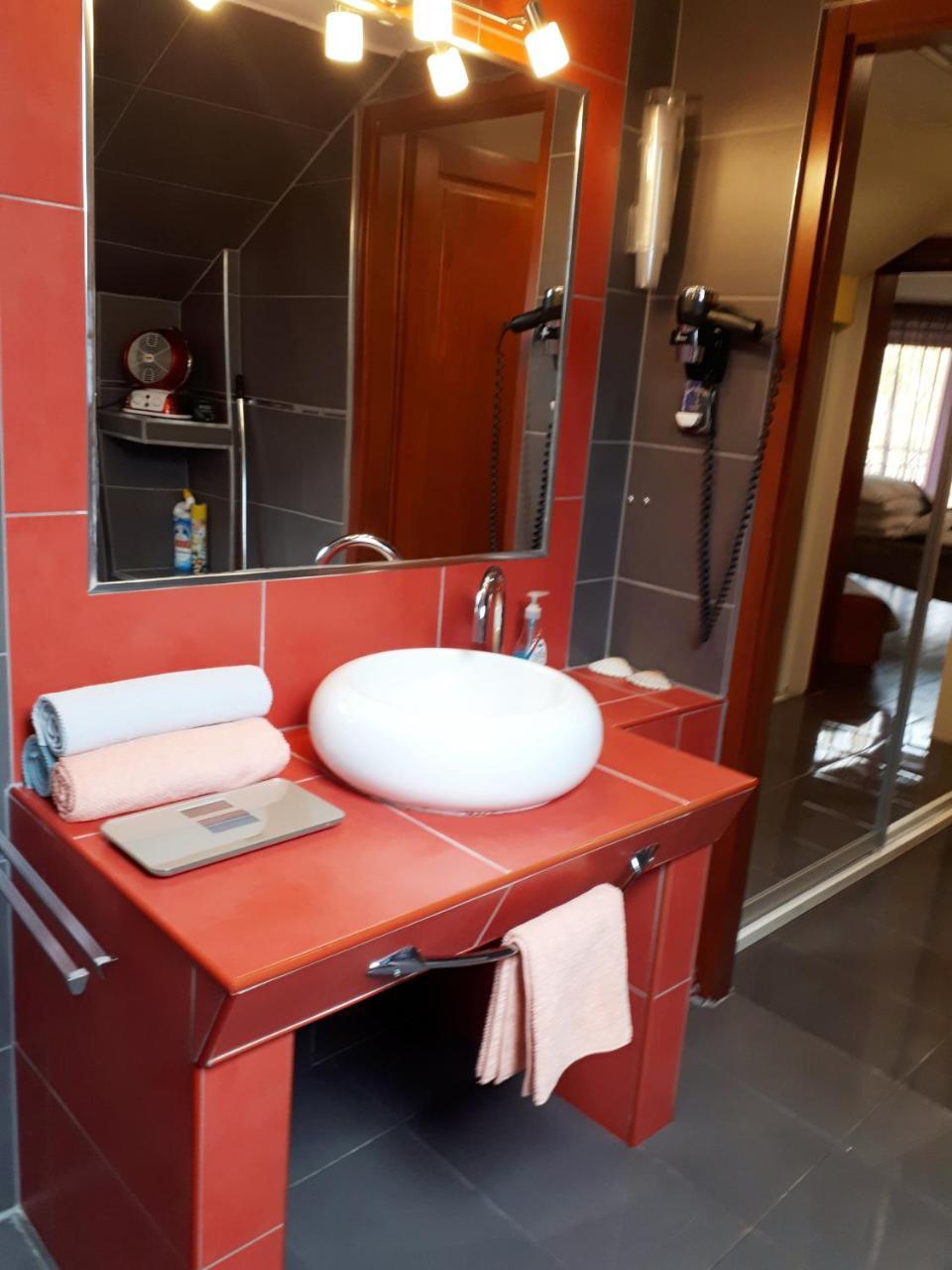 Kertvarosi Apartman Tiszaújváros Exterior foto