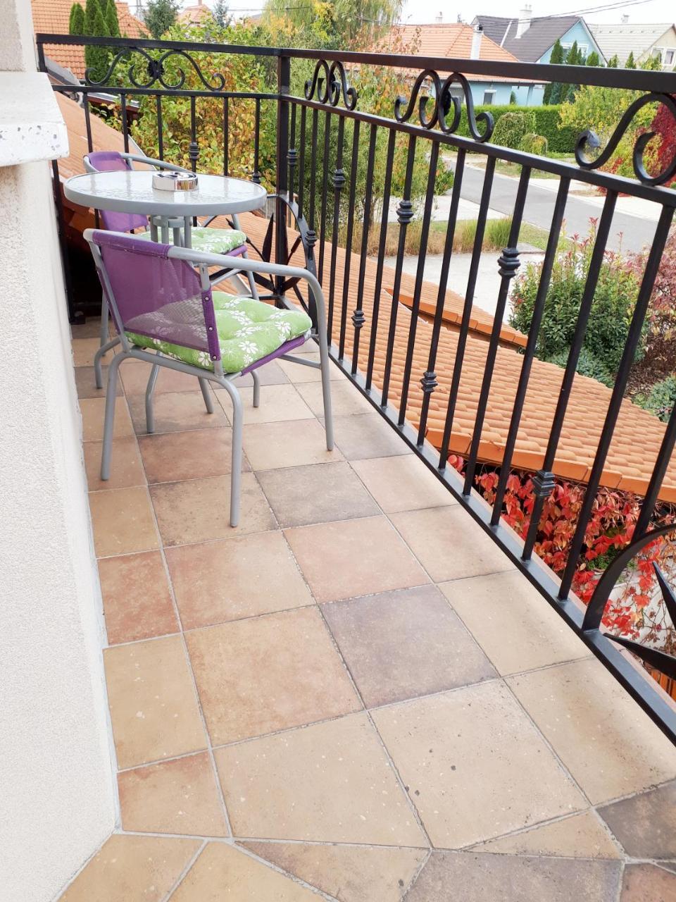 Kertvarosi Apartman Tiszaújváros Exterior foto