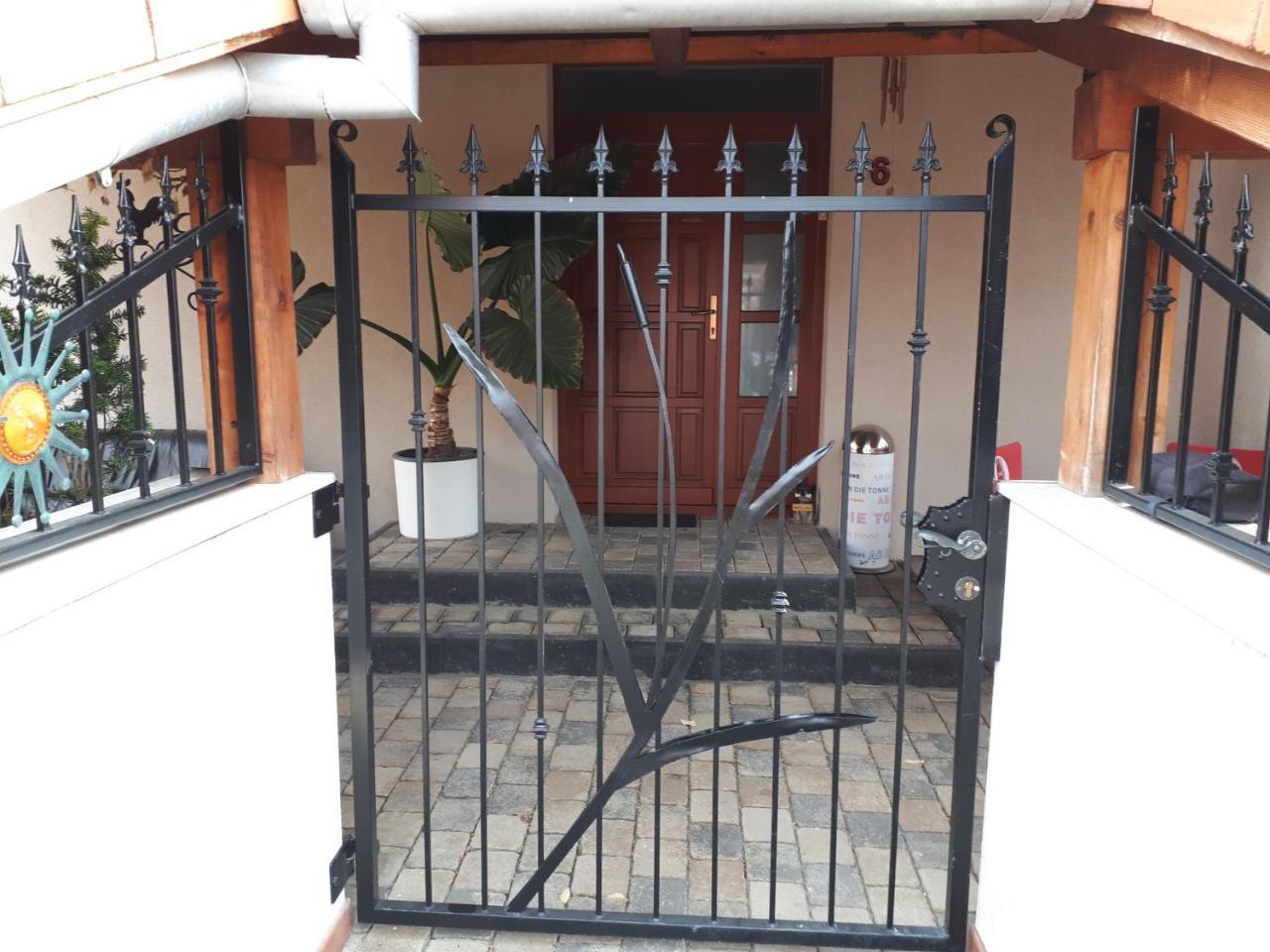 Kertvarosi Apartman Tiszaújváros Exterior foto