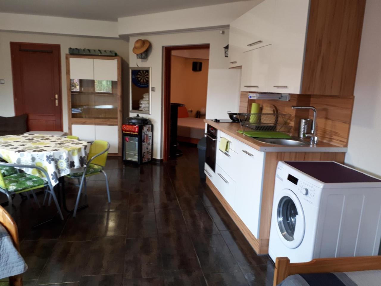Kertvarosi Apartman Tiszaújváros Exterior foto
