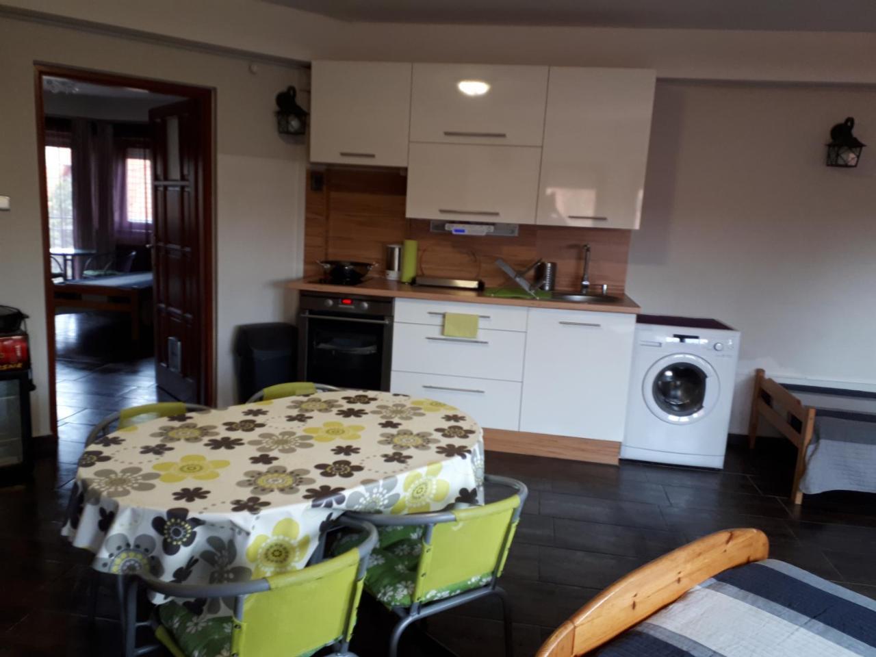 Kertvarosi Apartman Tiszaújváros Exterior foto