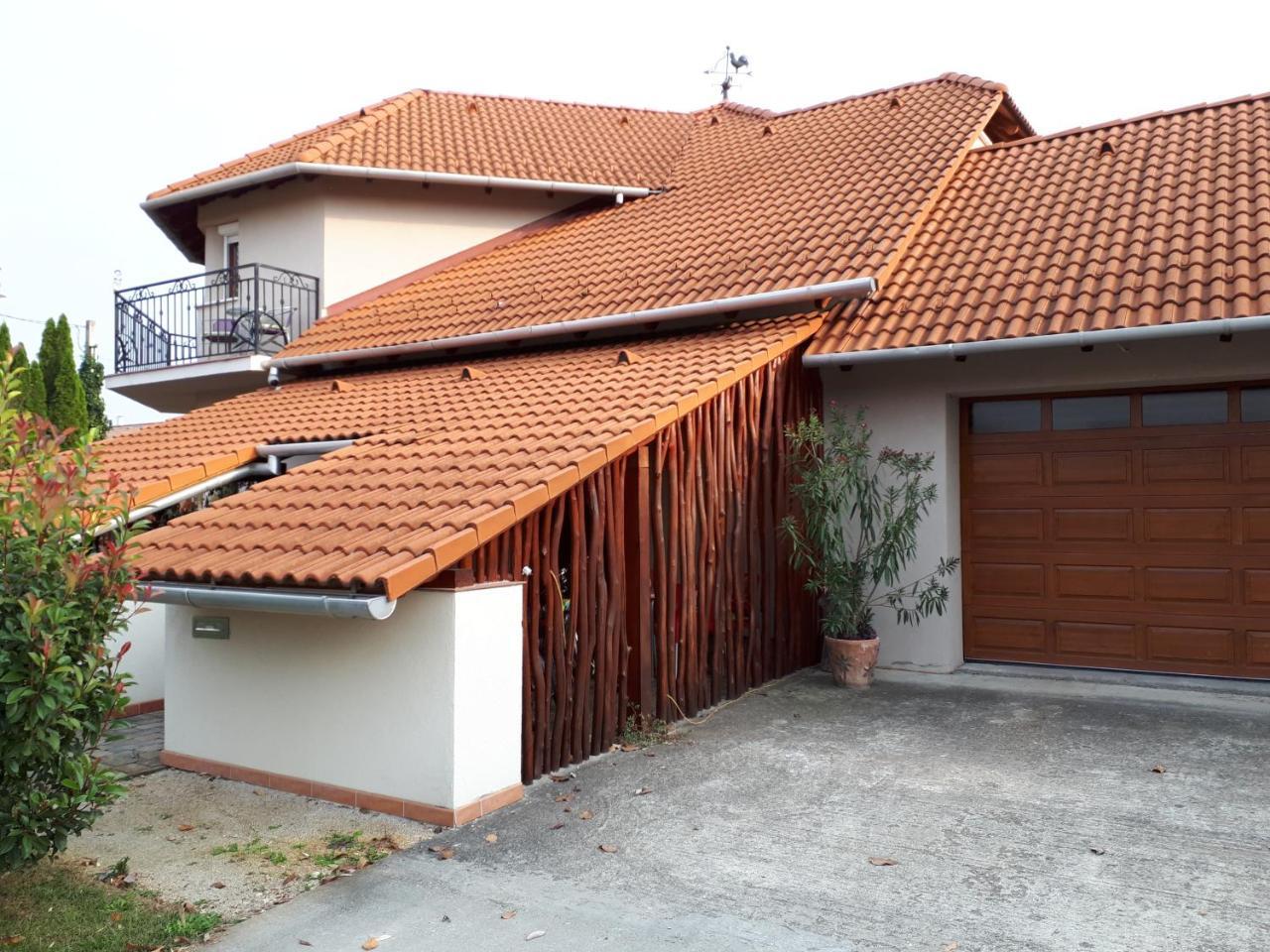 Kertvarosi Apartman Tiszaújváros Exterior foto