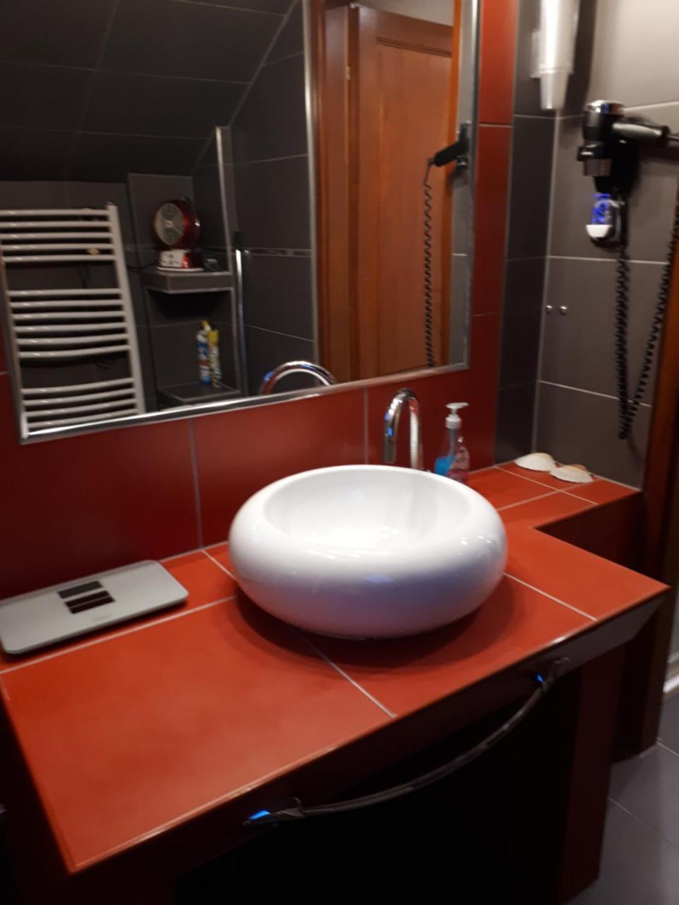 Kertvarosi Apartman Tiszaújváros Exterior foto