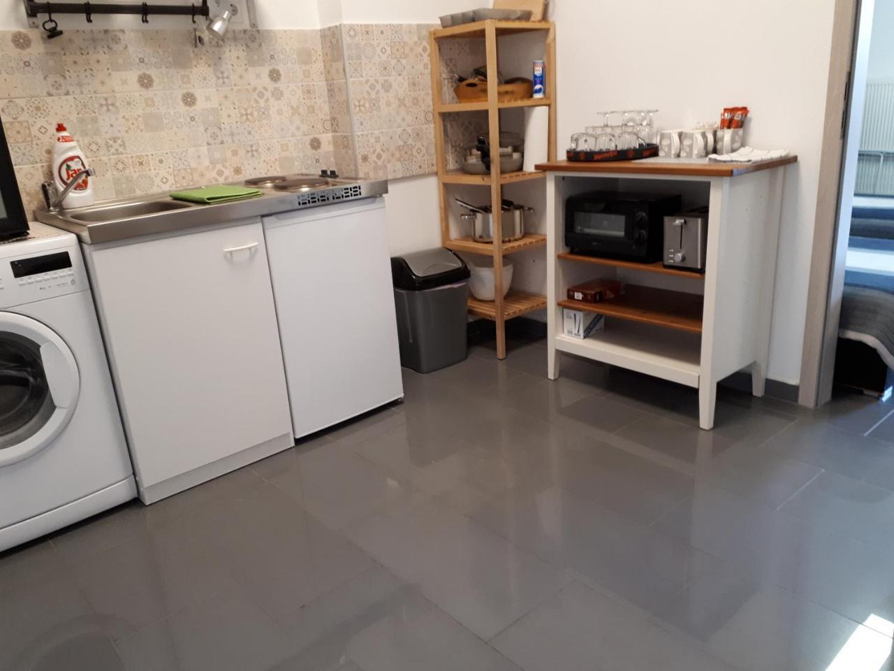 Kertvarosi Apartman Tiszaújváros Exterior foto